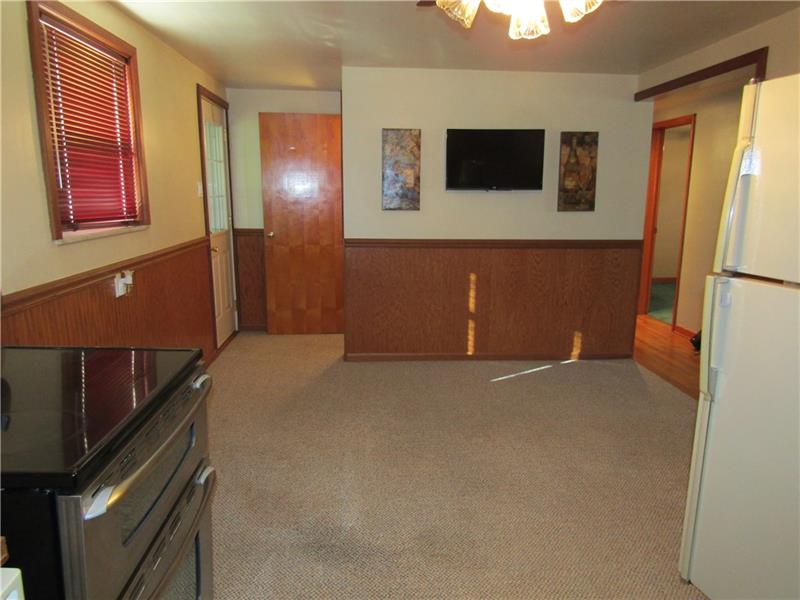 787 Youngstown Ridge Road Latrobe, PA 15650 - Photo 7 of 25 Dining Area