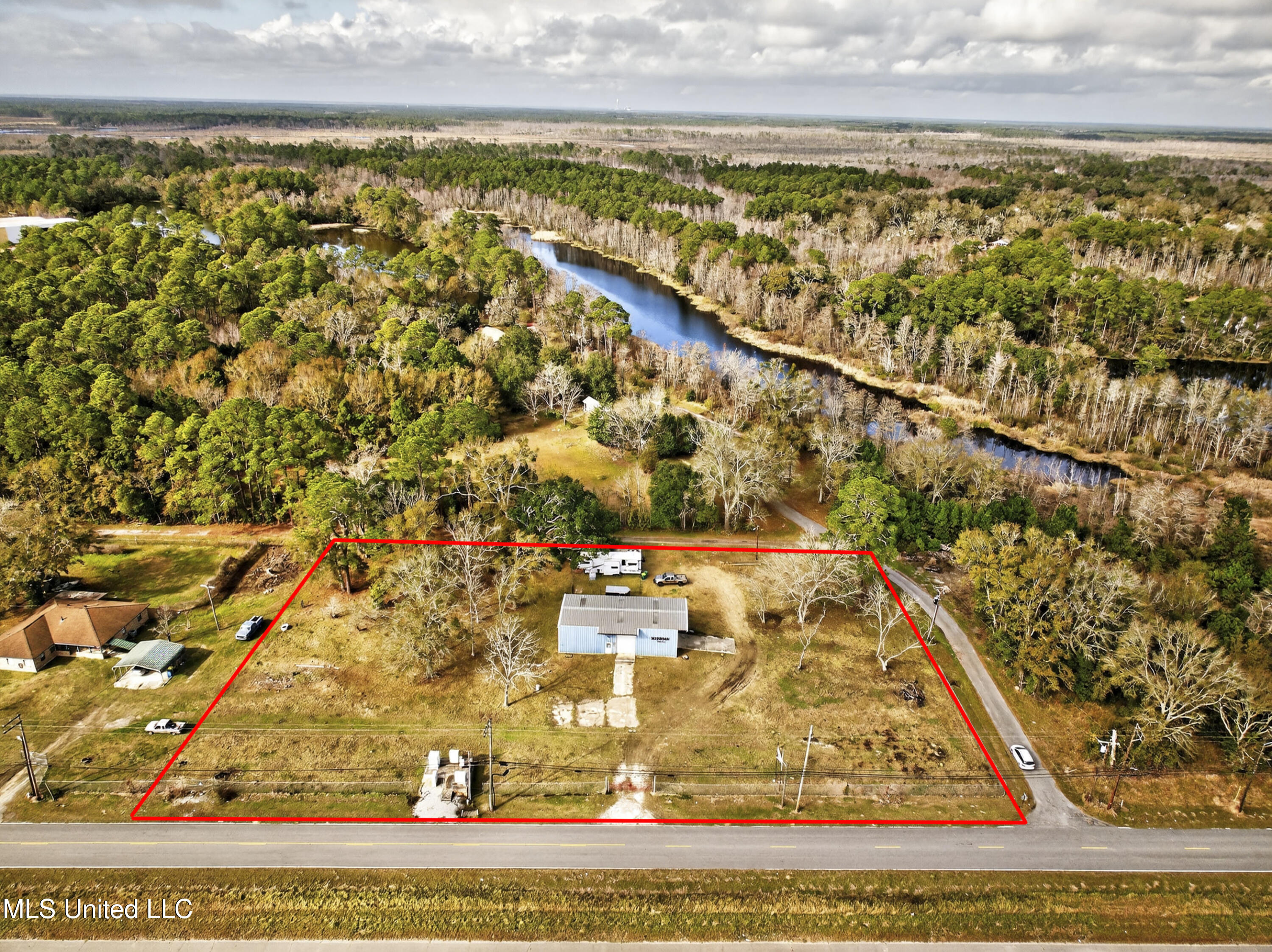 8735 Old Stage Road Moss Point, MS 39562 - Photo 10 of 16 8735OldStageRd-6