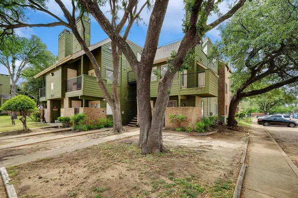 $85,555 | 9831 Walnut Street, Unit 212, Dallas, TX 75243