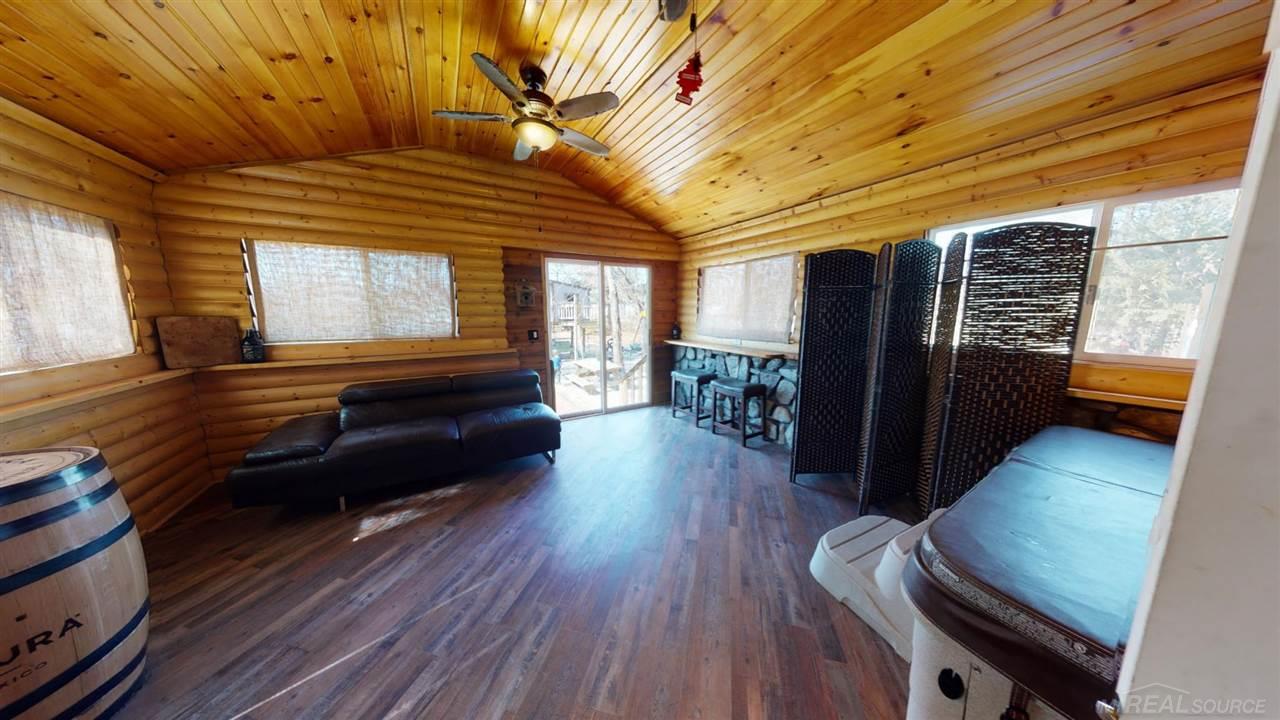 10457 Wayne Road Livonia, MI 48150 - Photo 12 of 34 50068233-11.JPG