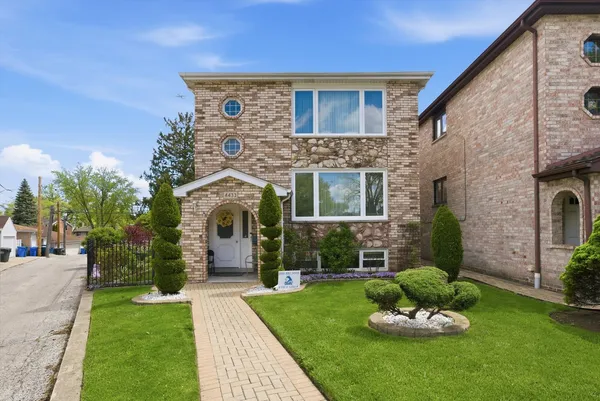 $825,000 | 4433 North Neenah Avenue, Harwood Heights, IL 60706