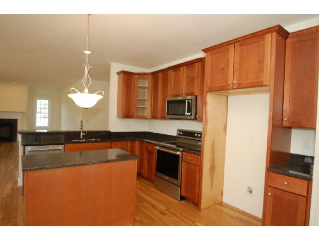 145 Windswept Road Manchester, NH 03109 - Photo 2 of 21