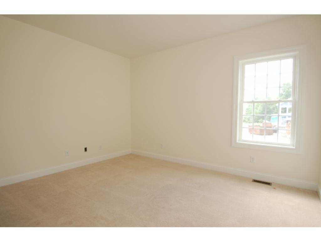 145 Windswept Road Manchester, NH 03109 - Photo 14 of 21