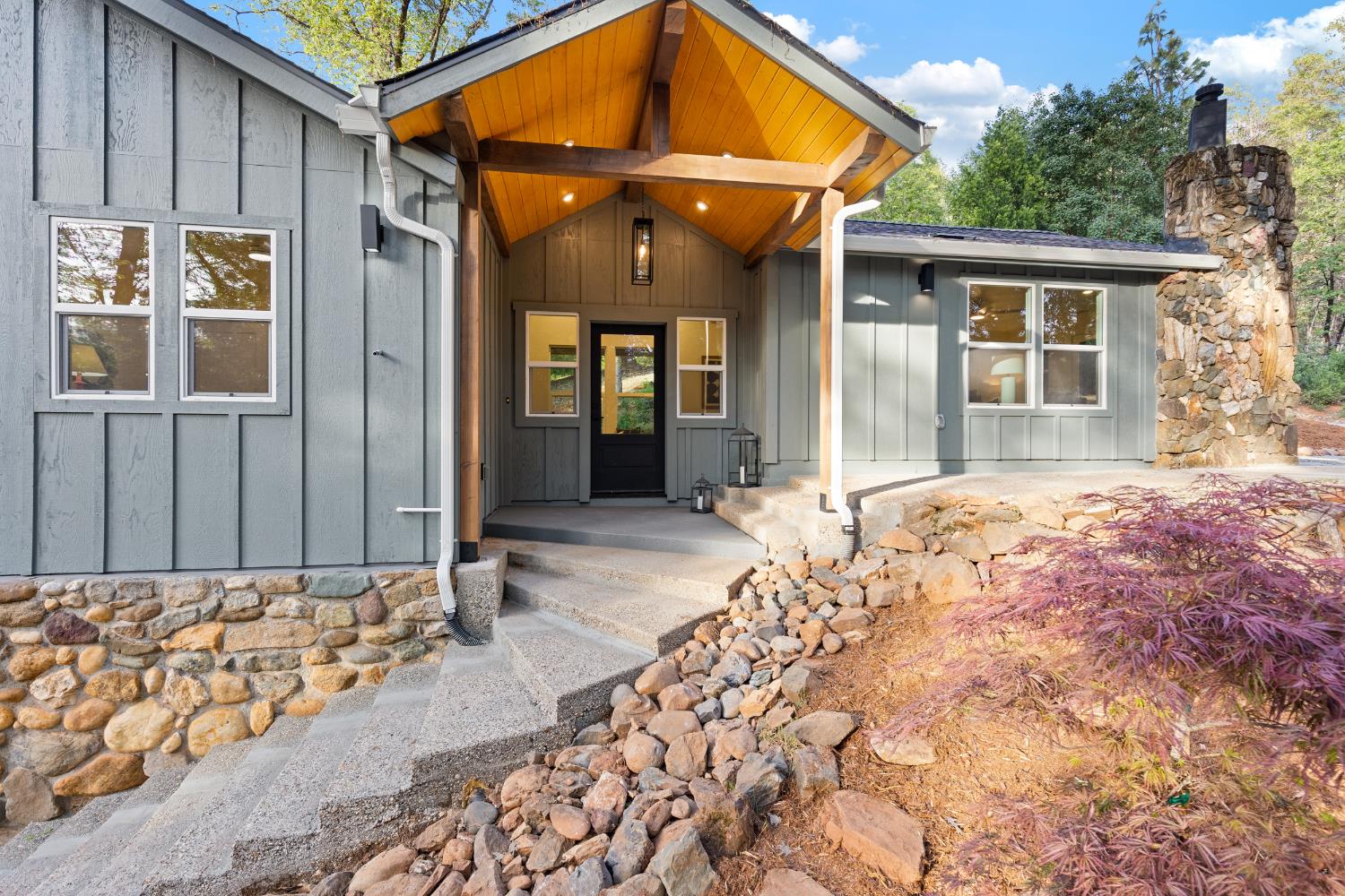 11000 Bubbling Wells Road Grass Valley, CA 95945 - Photo 2 of 43