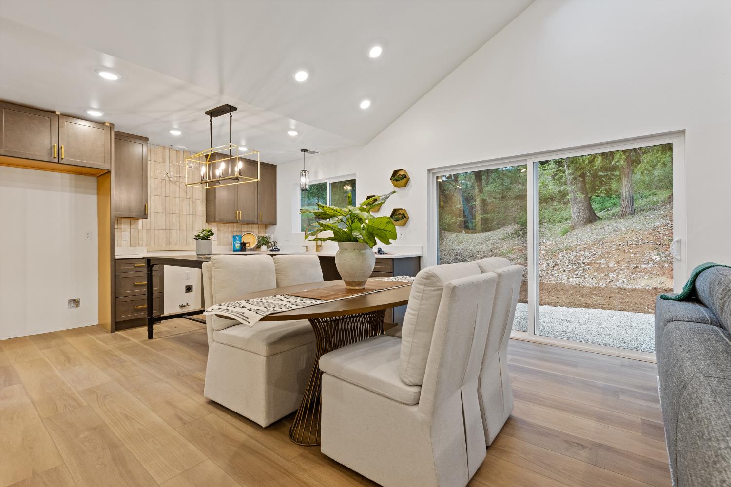 11000 Bubbling Wells Road Grass Valley, CA 95945 - Photo 7 of 43