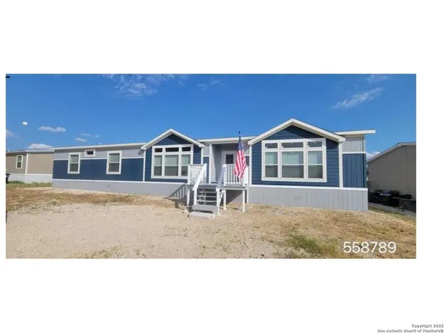 $255,000 | 141 Viridian View, Pleasanton, TX 78064