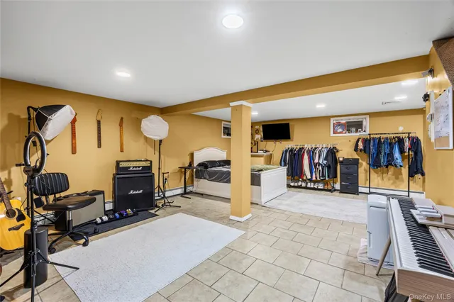a view of a livingroom with furniture