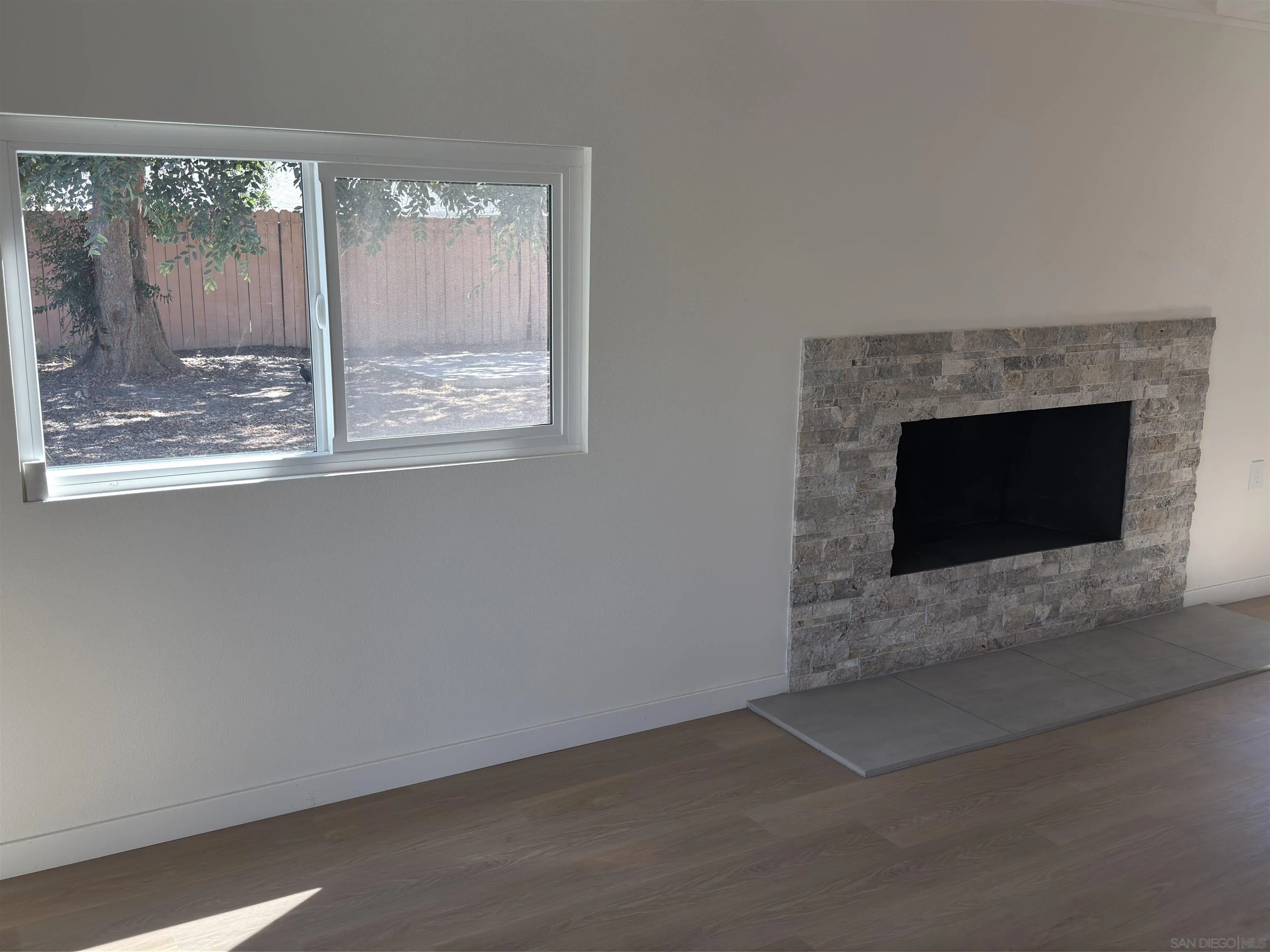9759 Abbeywood Road Santee, CA 92071 - Photo 5 of 24 Gallery Image 5