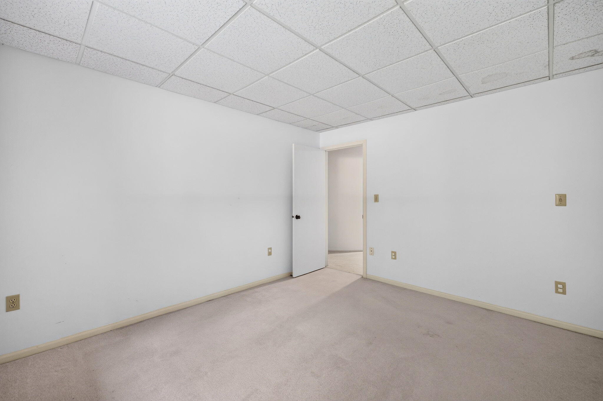 2515 West Giles Road Muskegon, MI 49445 - Photo 53 of 71 50-web-or-mls-1G1A4413