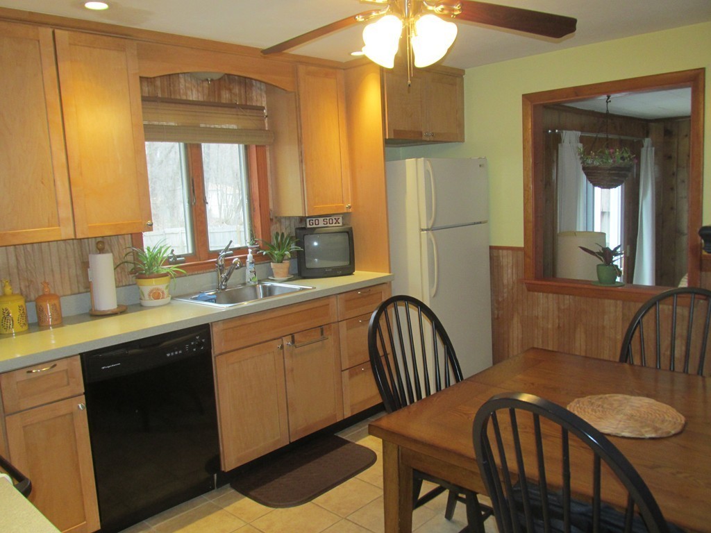 90 Mayher Street Springfield, MA 01104 - Photo 2 of 20 Gallery Image 2