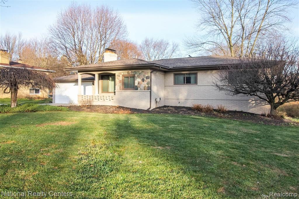 187 Old Perch Road Rochester Hills, MI 48309 - Photo 2 of 35