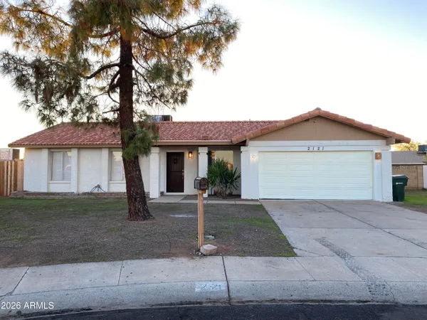 $2,300 | 2121 West Sequoia Drive, Phoenix, AZ 85027