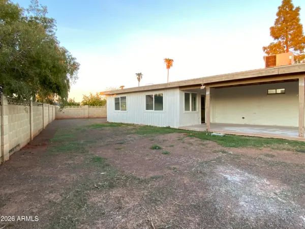 $2,300 | 2121 West Sequoia Drive, Phoenix, AZ 85027