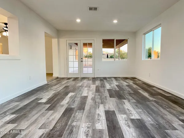 $2,300 | 2121 West Sequoia Drive, Phoenix, AZ 85027