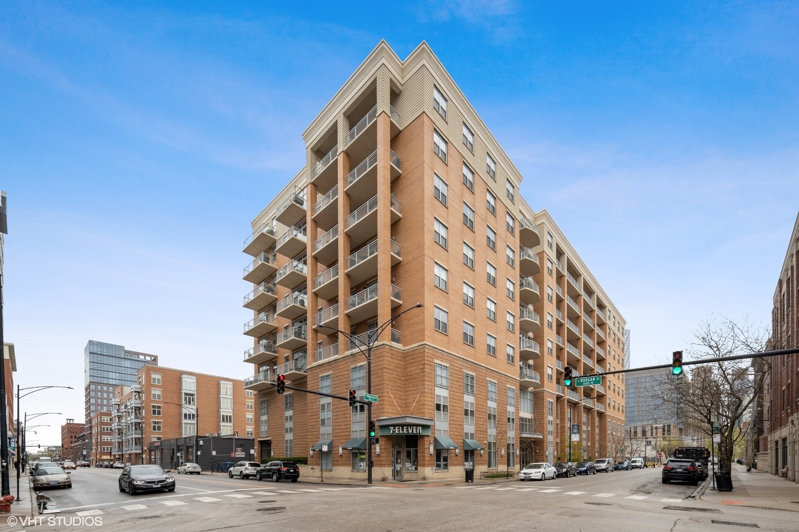 950 West Monroe Street, Unit 901 Chicago, IL 60607 - Photo 1 of 25