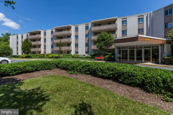 $1,477 | 7501 Democracy Boulevard, Unit B112, Bethesda, MD 20817