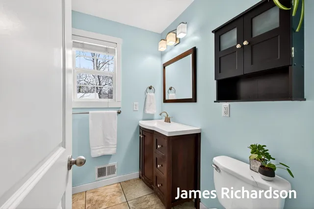 $319,900 | 11521 144th Avenue, West Olive, MI 49460