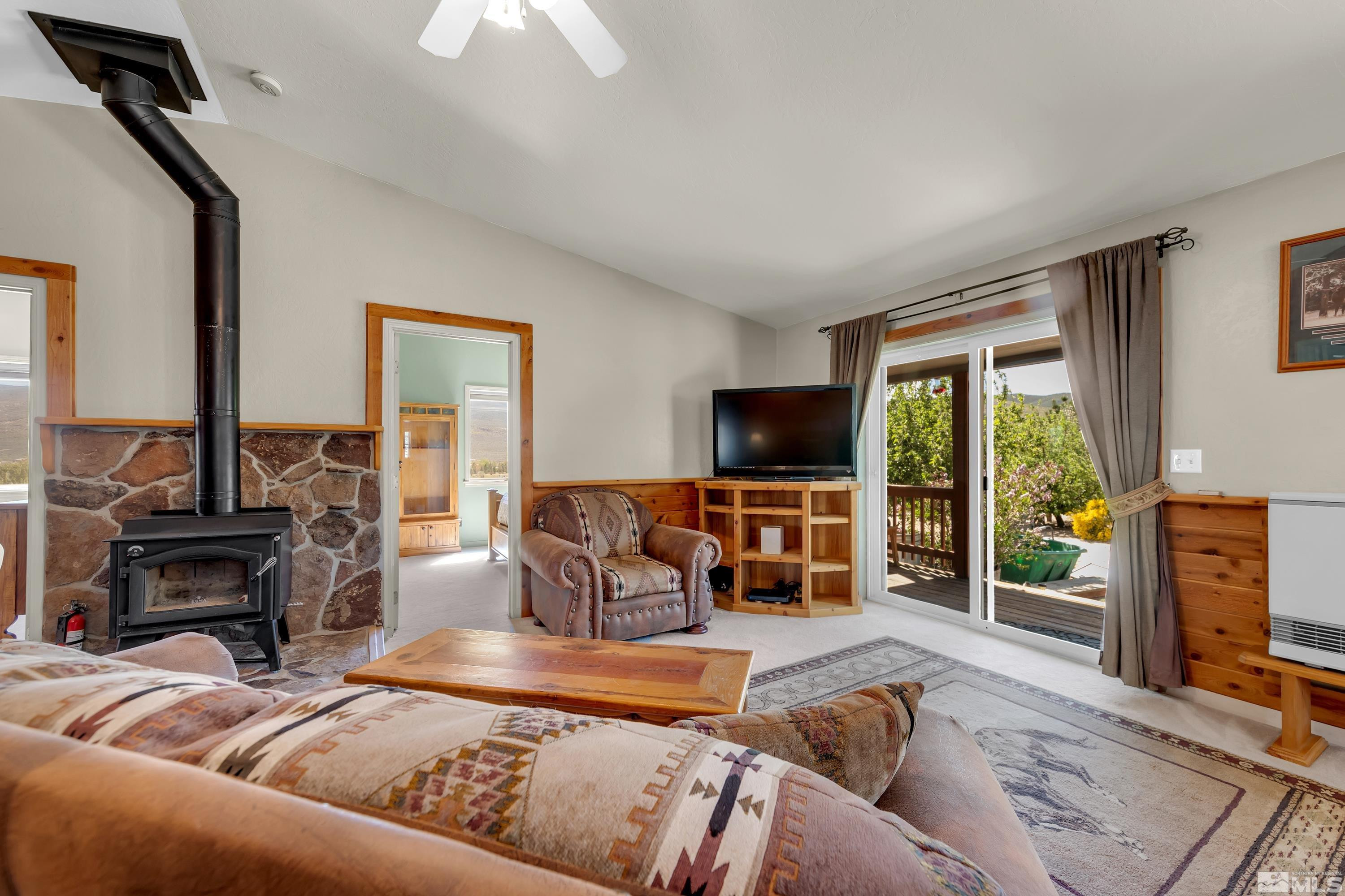 14865 North Red Rock Road Reno, NV 89508 - Photo 14 of 43 Living Room