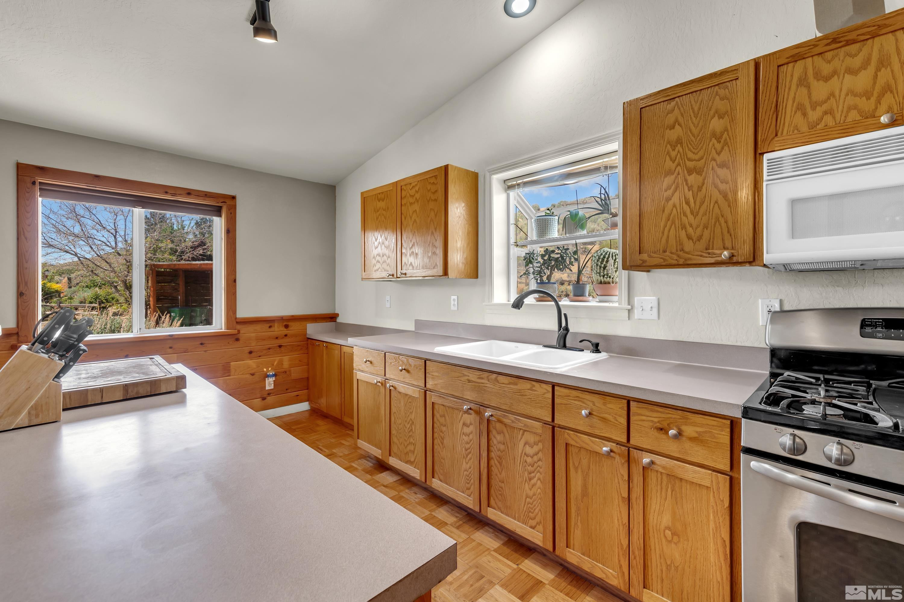 14865 North Red Rock Road Reno, NV 89508 - Photo 19 of 43 Kitchen