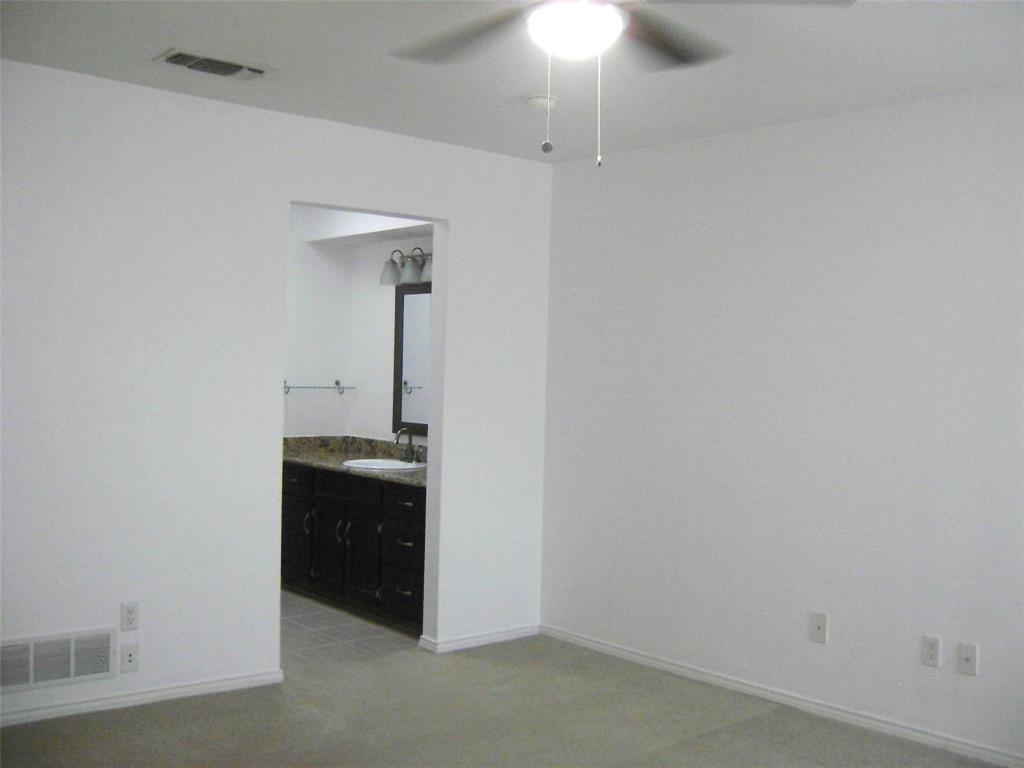 1714 Redbud Lane Euless, TX 76039 - Photo 14 of 23