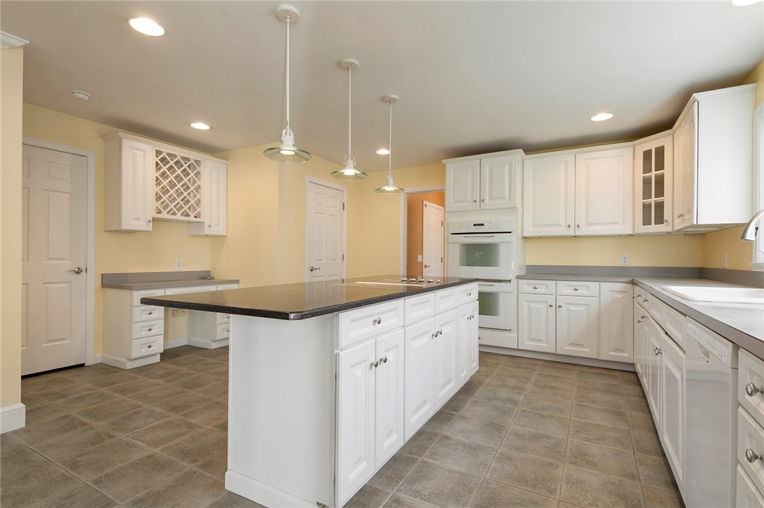 13 Links Passage Westerly, RI 02891 - Photo 12 of 24
