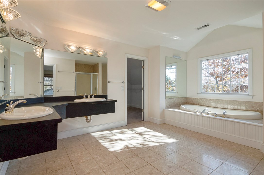13 Links Passage Westerly, RI 02891 - Photo 19 of 24