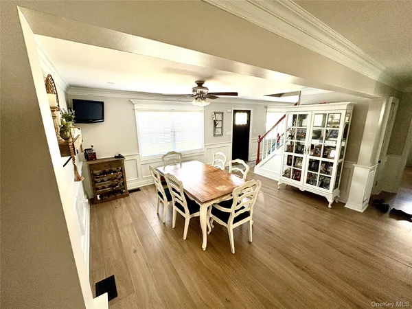 $799,000 | 8 Carlton Drive, Massapequa, NY 11758