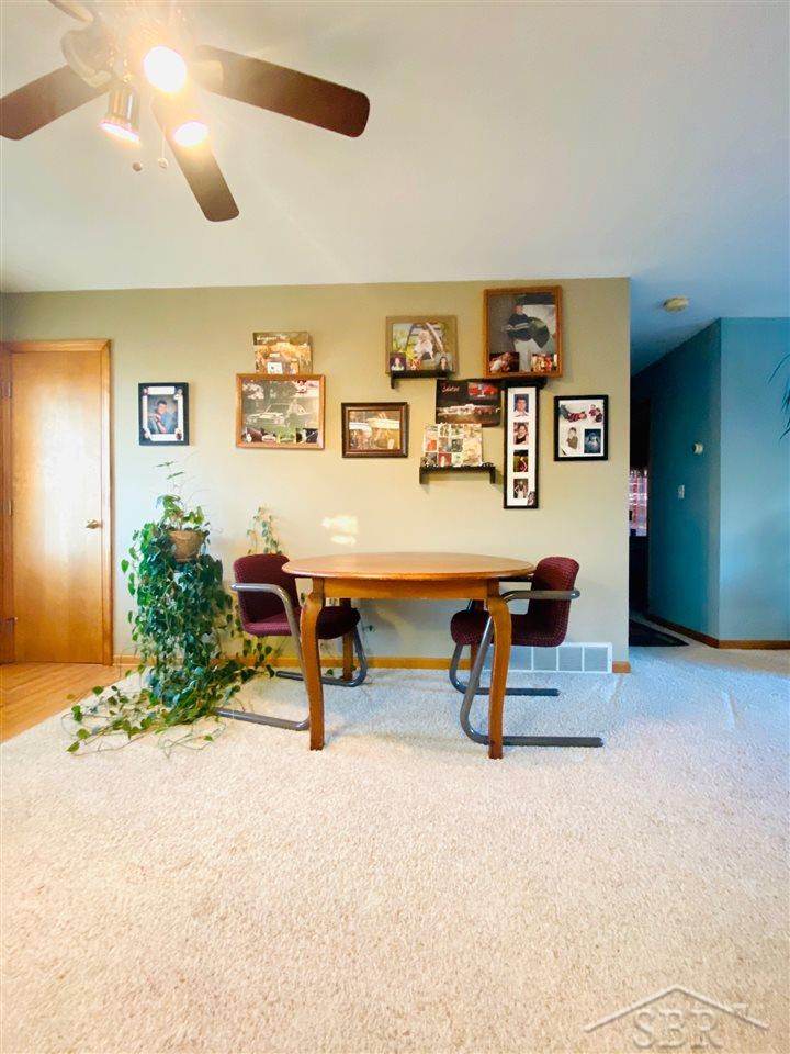 11148 Frost Road Freeland, MI 48623 - Photo 2 of 24