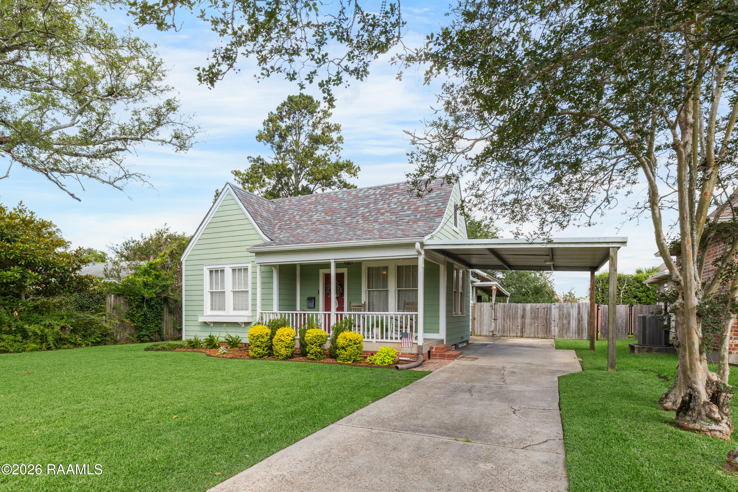 119 Indest Street New Iberia, LA 70563 - Photo 3 of 23 119 Indest-6