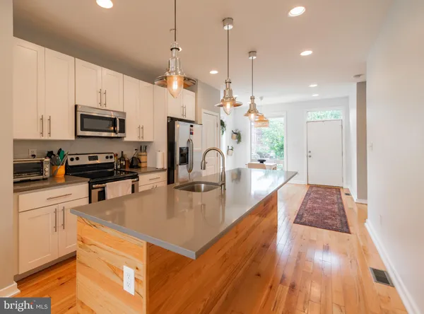 $2,375 | 2029 East Huntingdon Street, Philadelphia, PA 19125