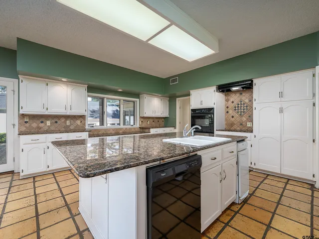 $595,000 | 1601 Brandywine Drive, Tyler, TX 75703