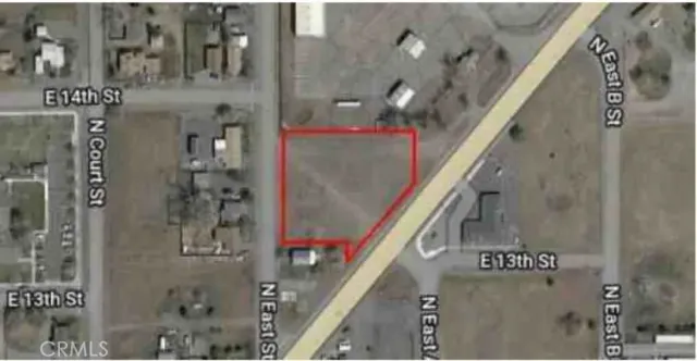 a view of entryway with an stairs