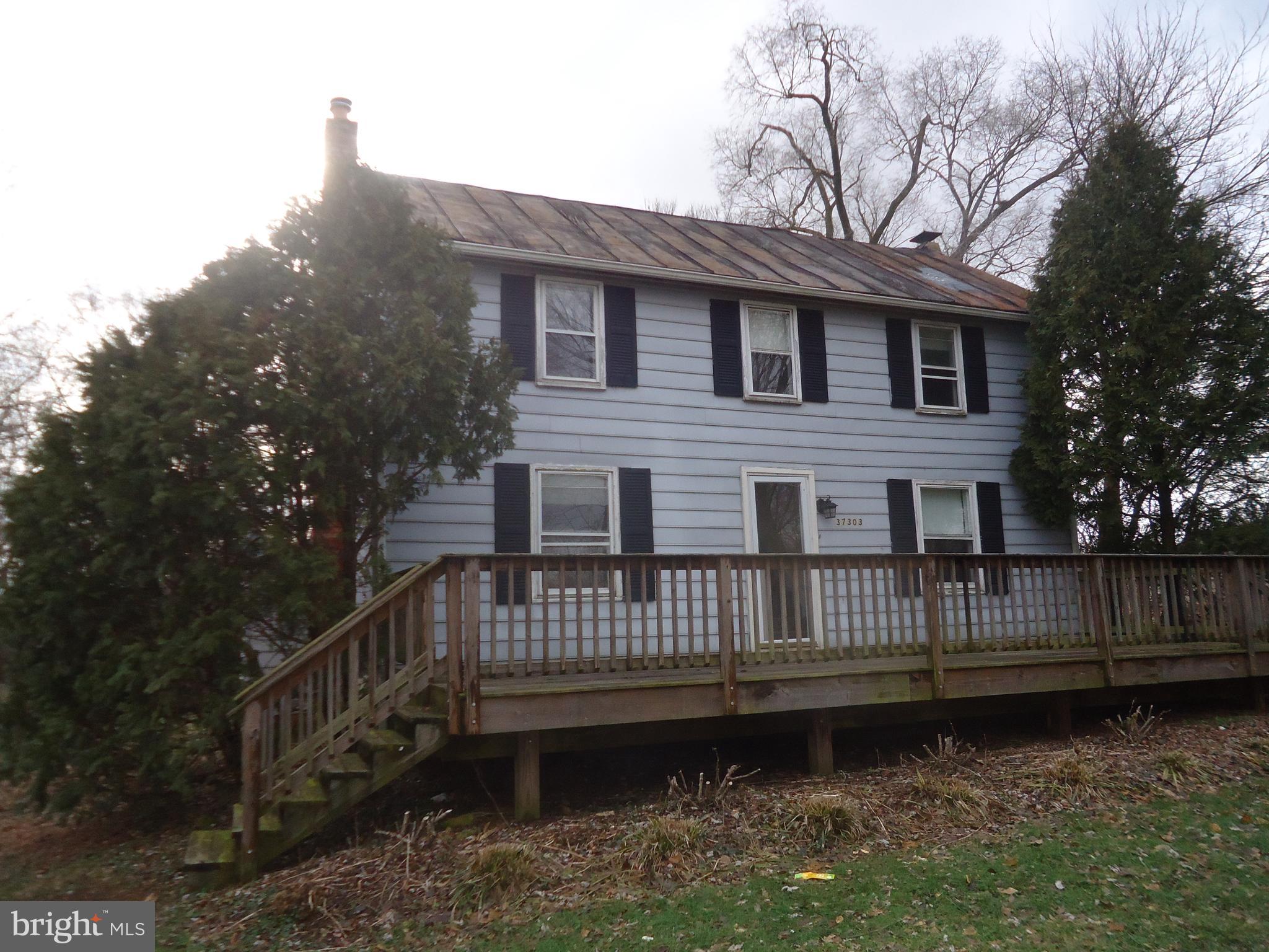 37303 Grass Roots Lane Purcellville, VA 20132 - Photo 1 of 11 2 level colonial with deck