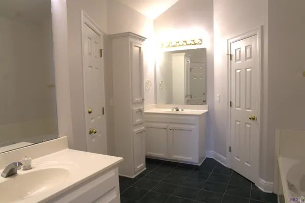 $2,100 | 8614 East Cypress Point Court, Baton Rouge, LA 70809