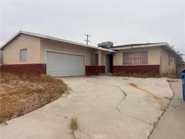 $265,000 | 917 East Virginia Way, Barstow, CA 92311