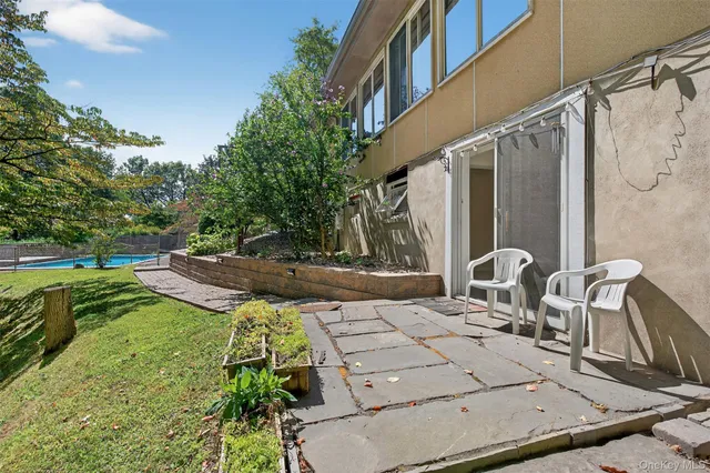 a view of a tennis court