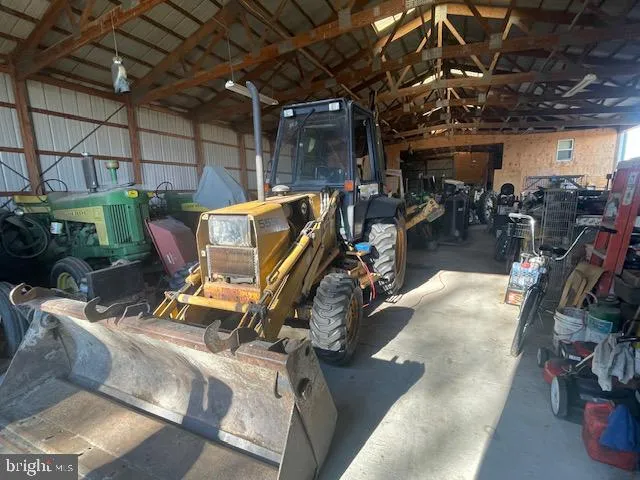 a view of entryway with a glass door