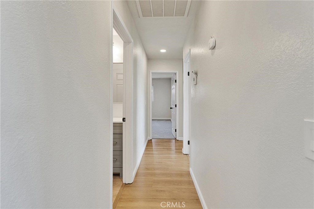 21985 Maumee Road Apple Valley, CA 92308 - Photo 10 of 28 Hall