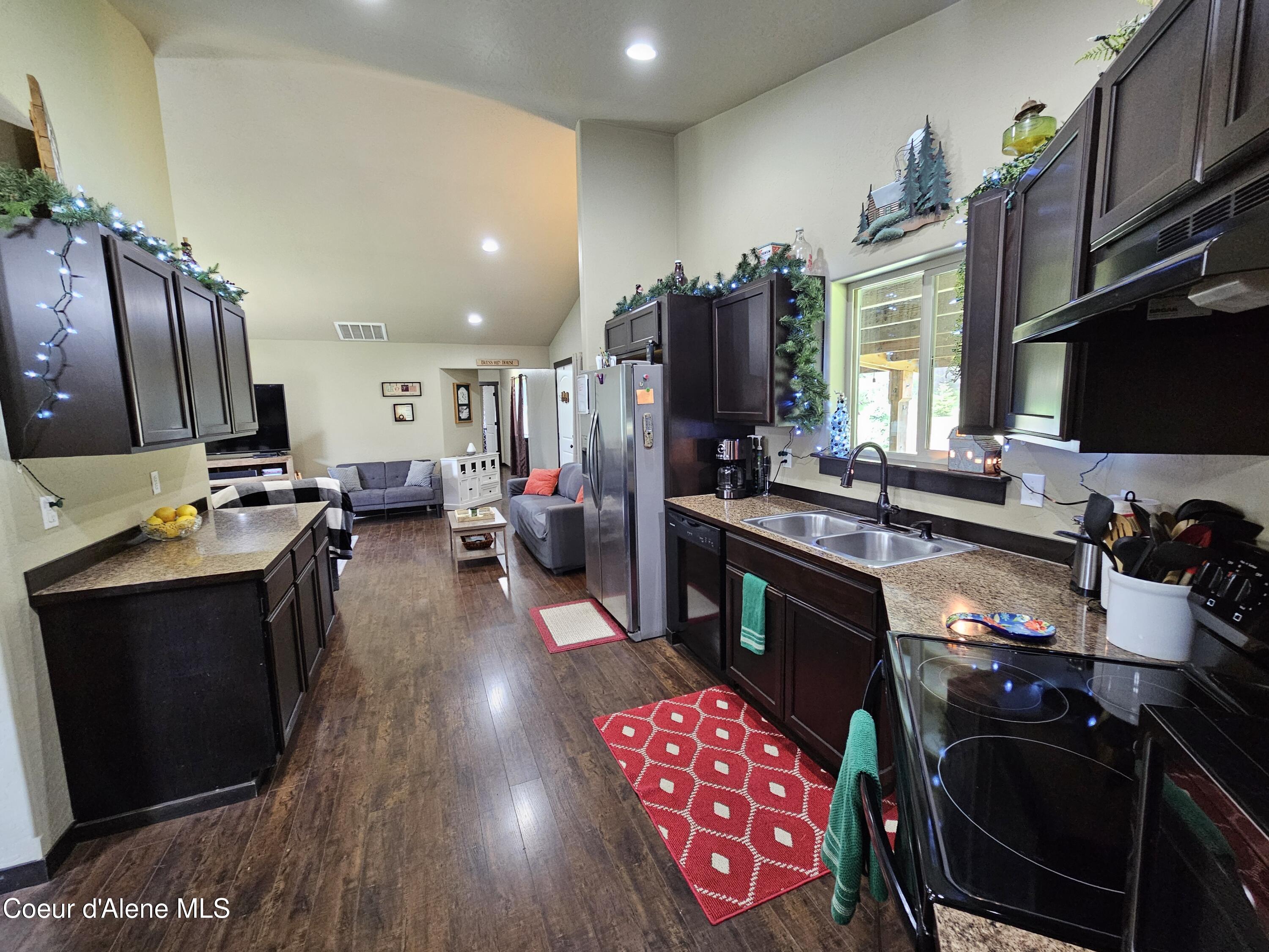 18819 North Ramsey Road Rathdrum, ID 83858 - Photo 14 of 33 Kitchen