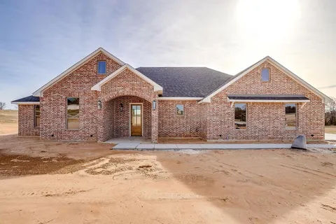 $549,000 | 117 Clare Road, Poolville, TX 76487