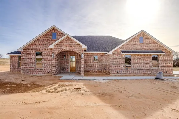 $549,000 | 117 Clare Road, Poolville, TX 76487