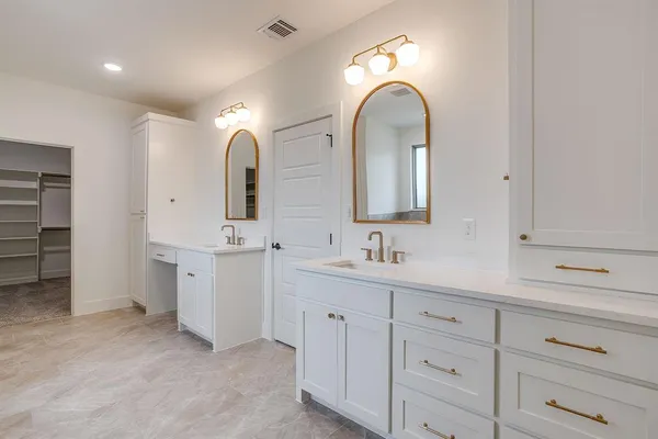 $525,000 | 117 Clare Road, Poolville, TX 76487