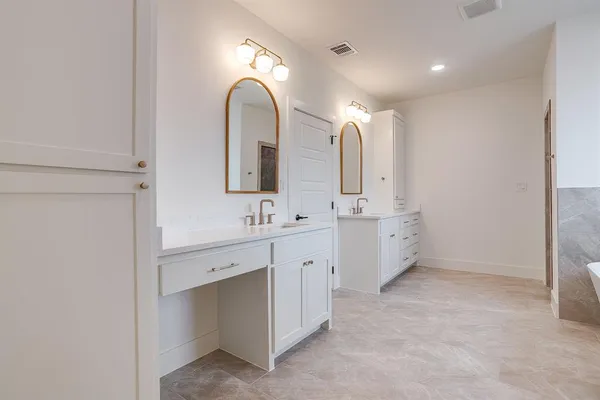 $525,000 | 117 Clare Road, Poolville, TX 76487