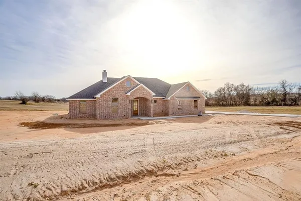 $549,000 | 117 Clare Road, Poolville, TX 76487
