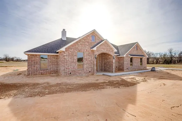 $549,000 | 117 Clare Road, Poolville, TX 76487