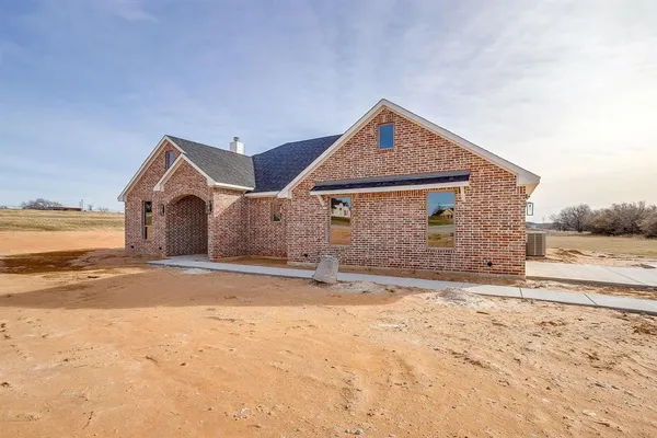 $549,000 | 117 Clare Road, Poolville, TX 76487