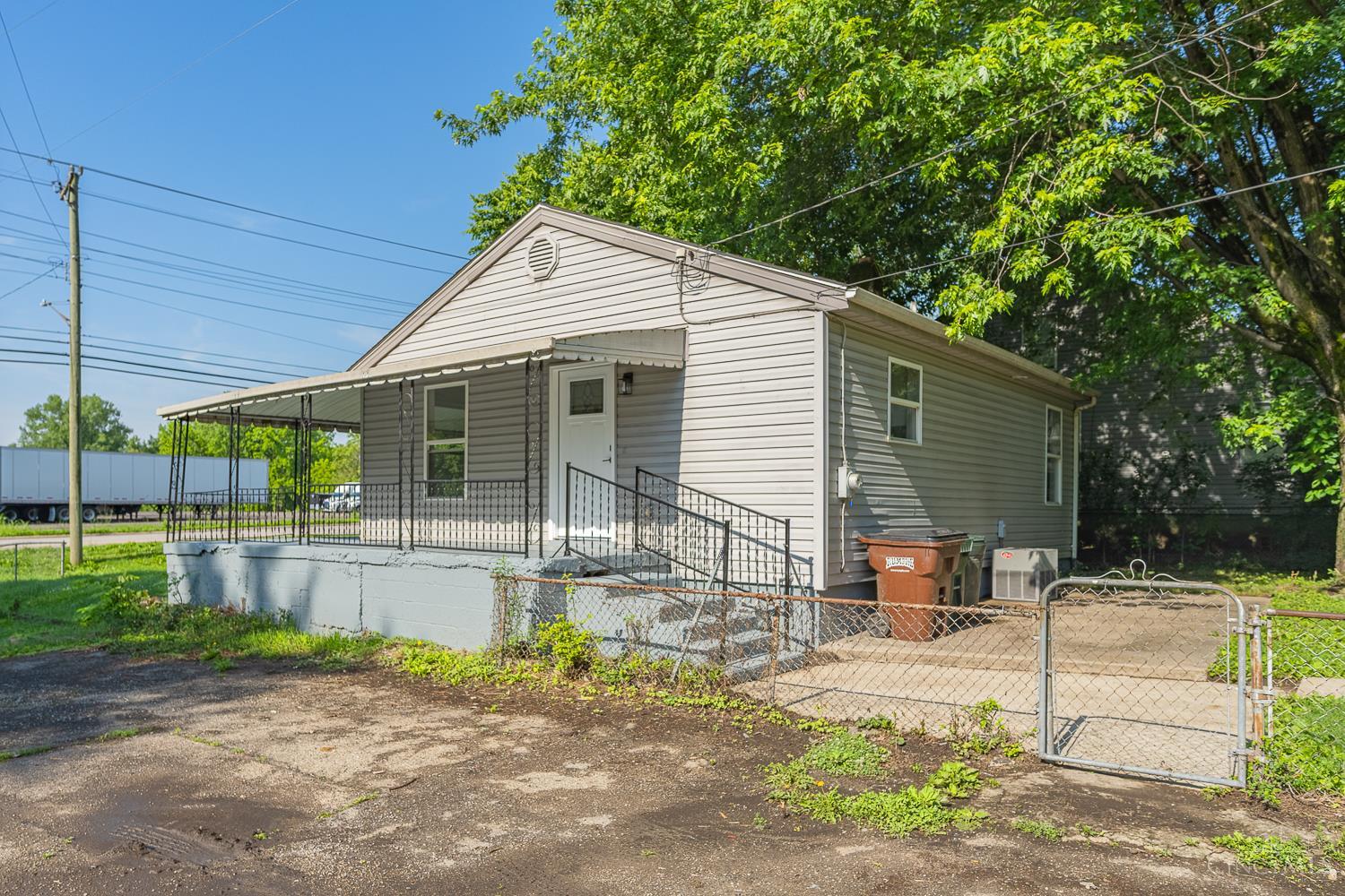 2213 Oxford State Road Middletown, OH 45044 - Photo 1 of 10