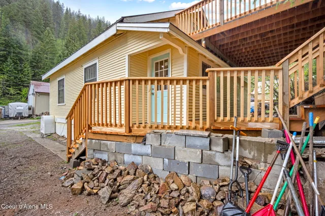 $269,000 | 376 2nd Street, Mullan, ID 83846