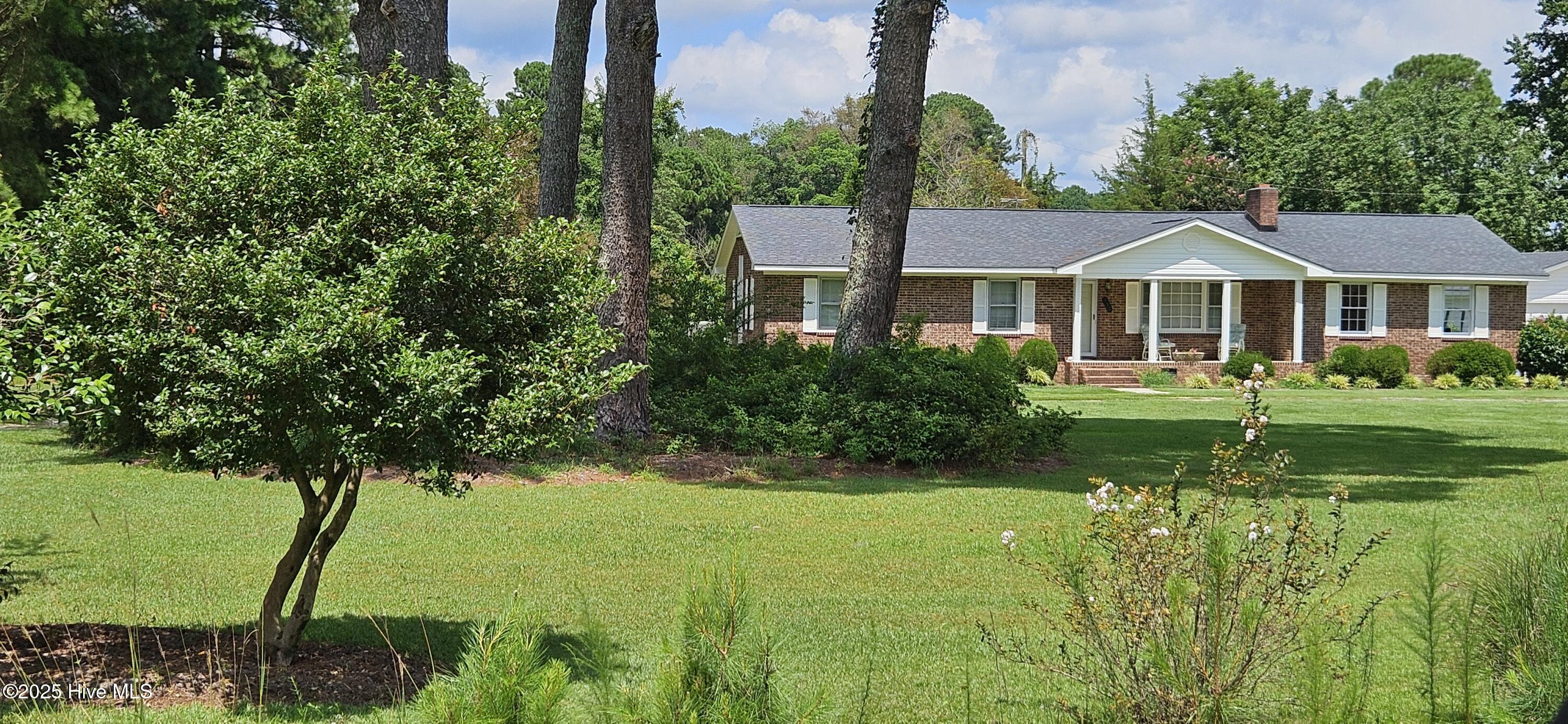 432 Hubbard Butler Road Clinton, NC 28328 - Photo 4 of 21 20250815_133513