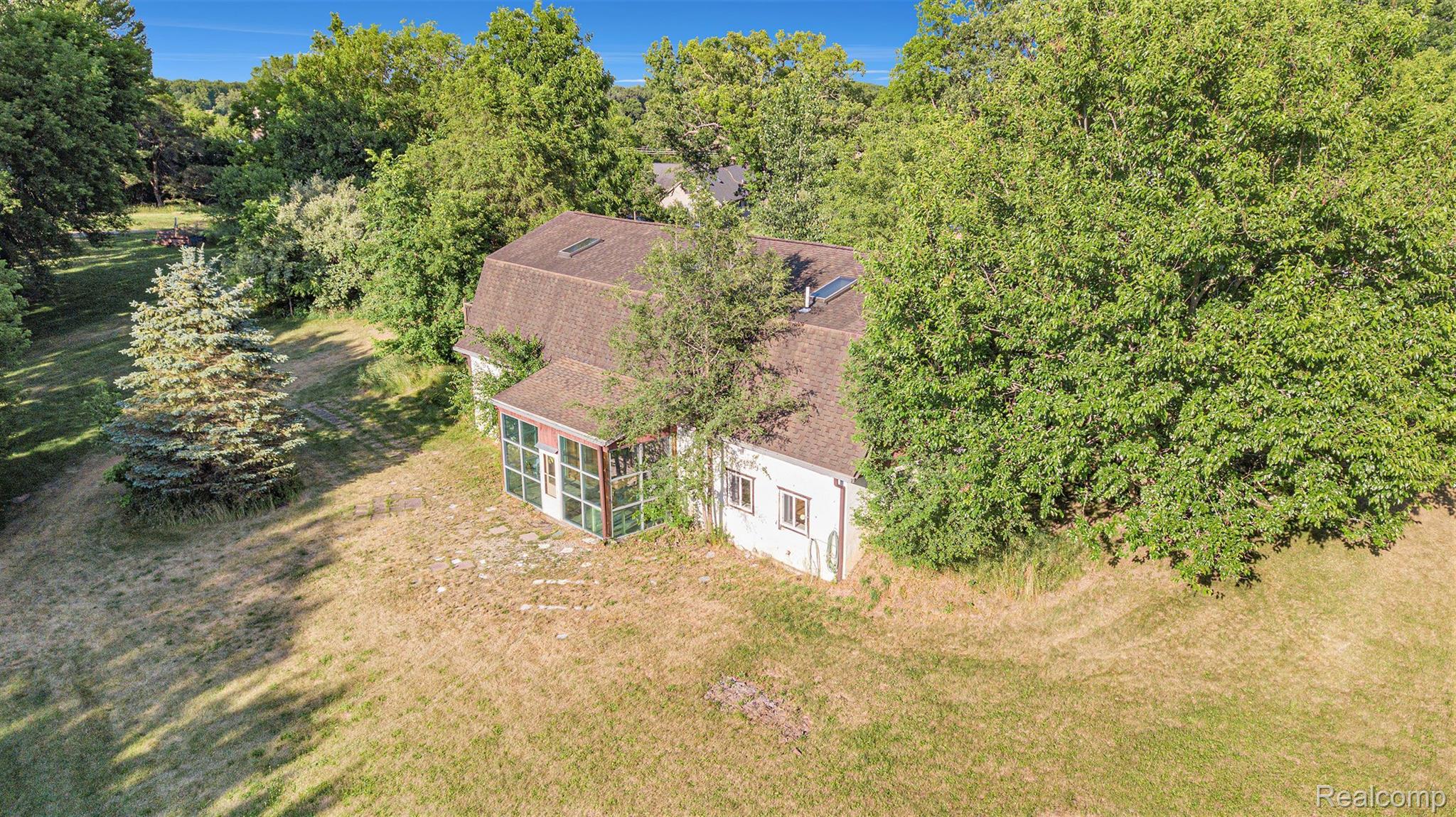 8687 Antcliff Road Howell, MI 48855 - Photo 4 of 41 Gallery Image 4